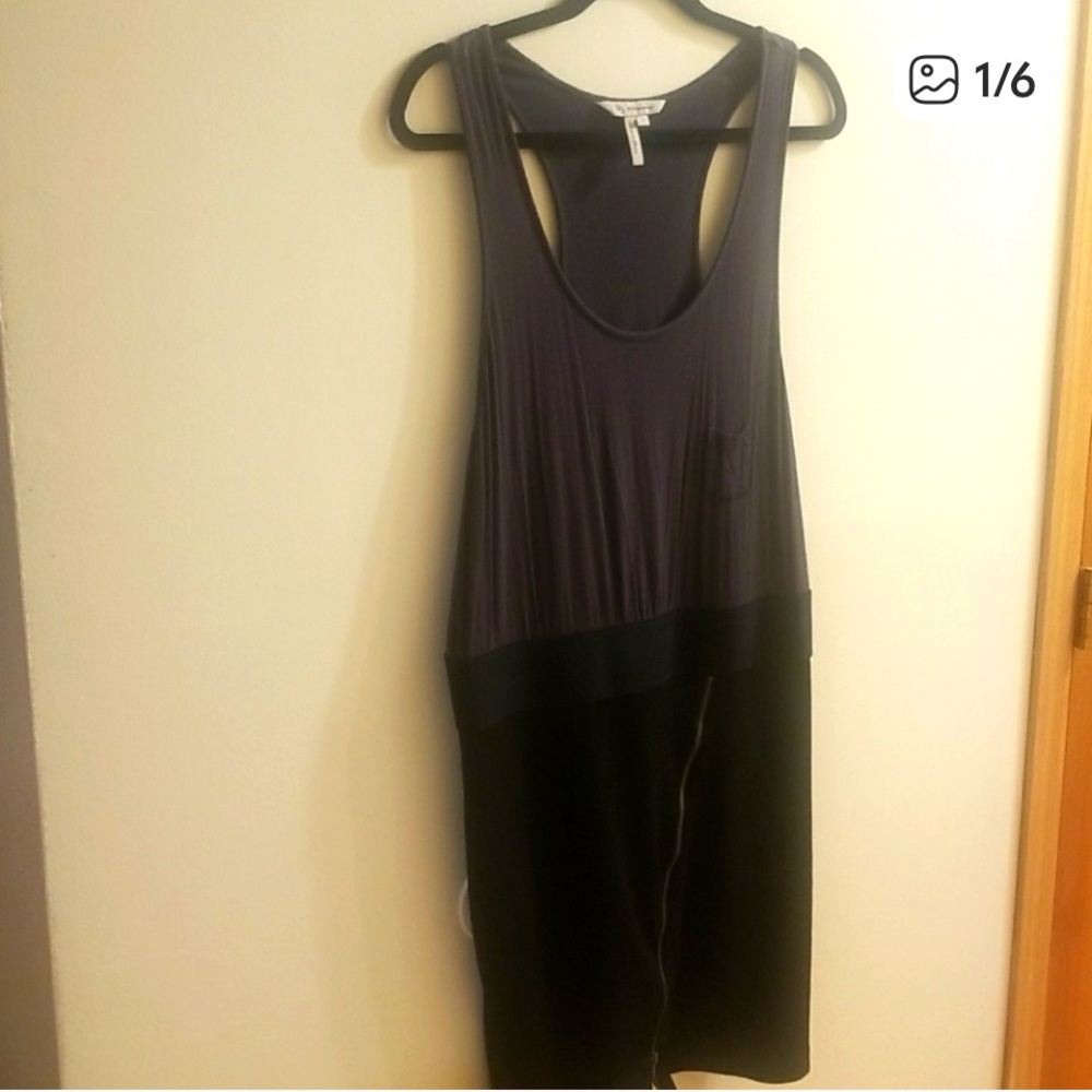 BCBG zippered Dress in Black and Dark Gray